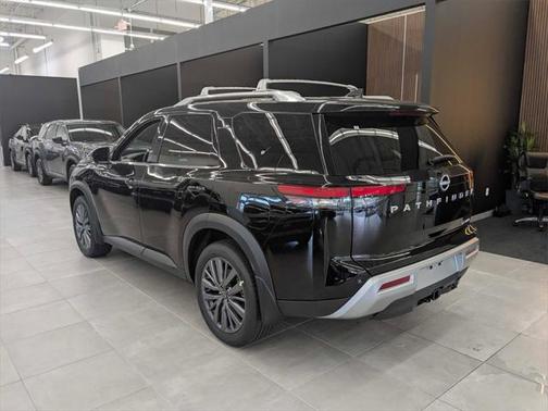 2025 Nissan Pathfinder SL 4WD