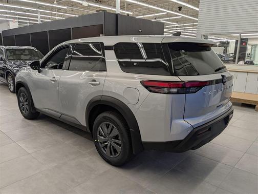 2025 Nissan Pathfinder S 4WD