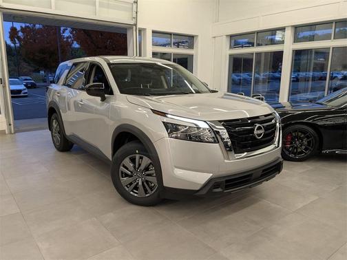 2025 Nissan Pathfinder S 4WD