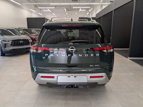 2025 Nissan Pathfinder SL 4WD