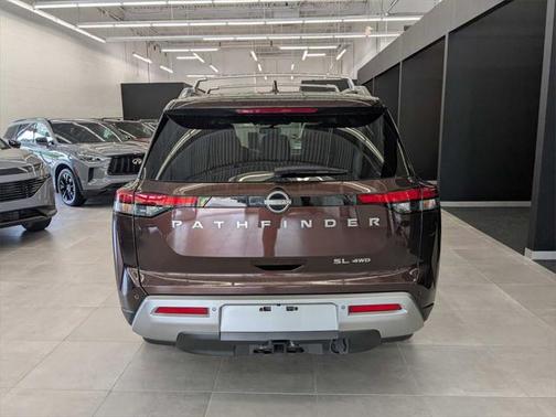 2022 Nissan Pathfinder SL 4WD