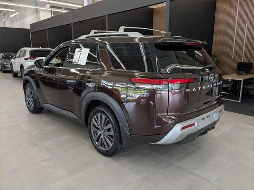 2022 Nissan Pathfinder SL 4WD