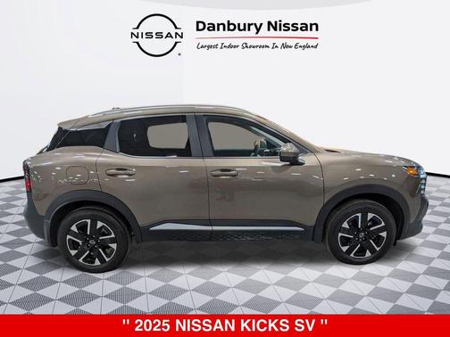 2025 Nissan Kicks SV