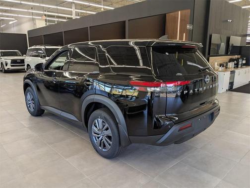 2025 Nissan Pathfinder S 4WD