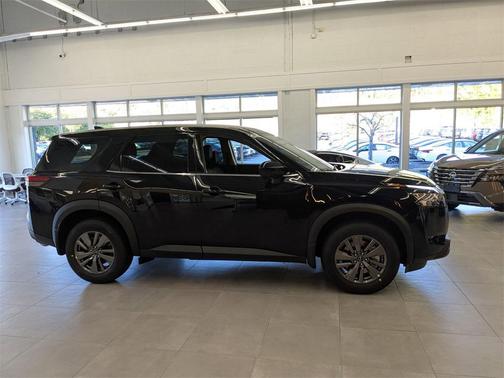 2025 Nissan Pathfinder S 4WD