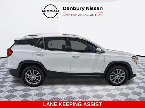Summit White 2022 GMC Terrain SLT