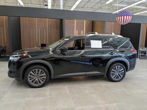 2023 Nissan Pathfinder SL 4WD