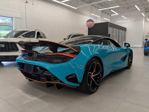 2024 McLaren 750S Coupe