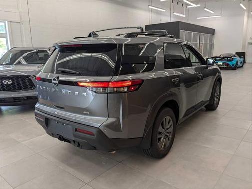 2025 Nissan Pathfinder SV 4WD