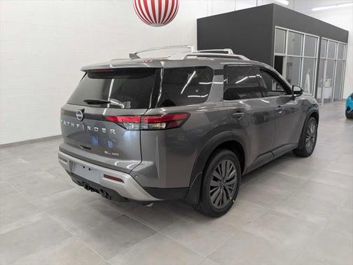 2025 Nissan Pathfinder SL 4WD