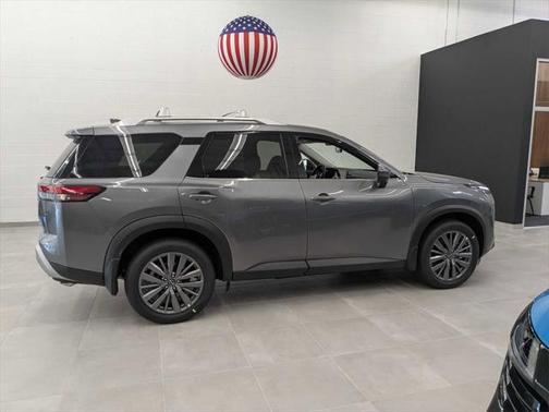2025 Nissan Pathfinder SL 4WD
