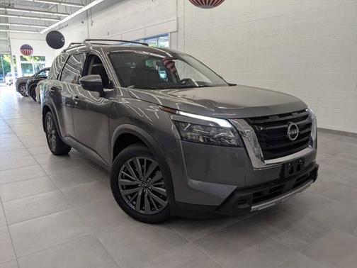 2025 Nissan Pathfinder SL 4WD
