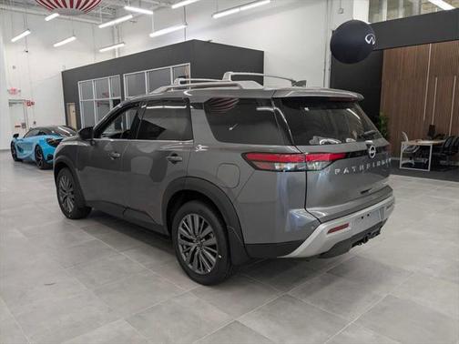 2025 Nissan Pathfinder SL 4WD