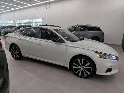 2022 Nissan Altima SR Intelligent AWD