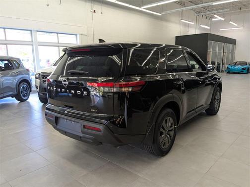 2025 Nissan Pathfinder S 4WD
