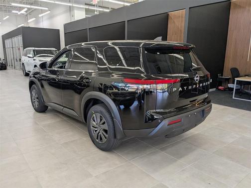 2025 Nissan Pathfinder S 4WD