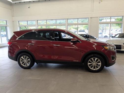 2018 Kia Sorento LX
