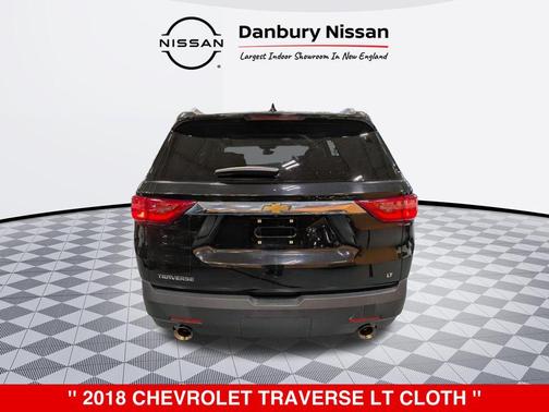 Mosaic Black Metallic 2018 Chevrolet Traverse LT Cloth