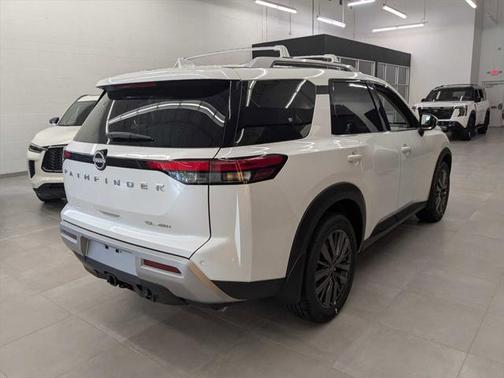 2025 Nissan Pathfinder SL 4WD