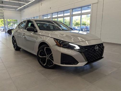 2025 Nissan Altima SR FWD