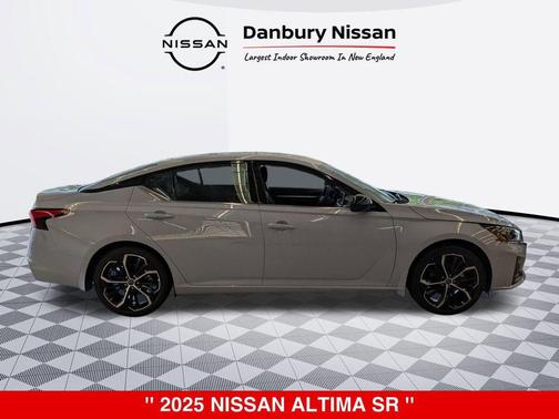 2025 Nissan Altima SR FWD