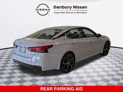 2025 Nissan Altima SR FWD