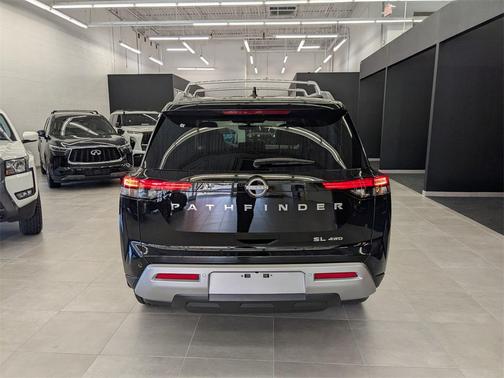 2025 Nissan Pathfinder SL 4WD