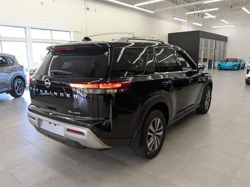 2025 Nissan Pathfinder SL 4WD