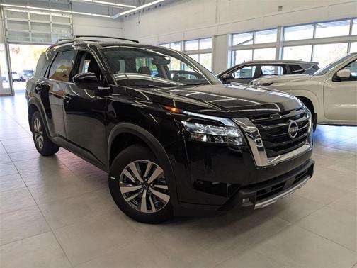 2025 Nissan Pathfinder SL 4WD