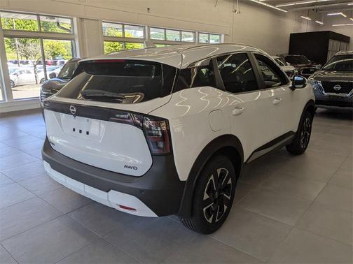2025 Nissan Kicks SV