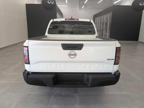 2022 Nissan Frontier S