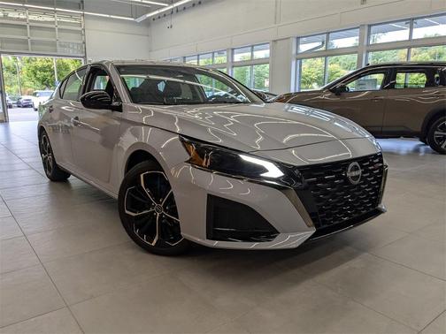 2025 Nissan Altima SR FWD