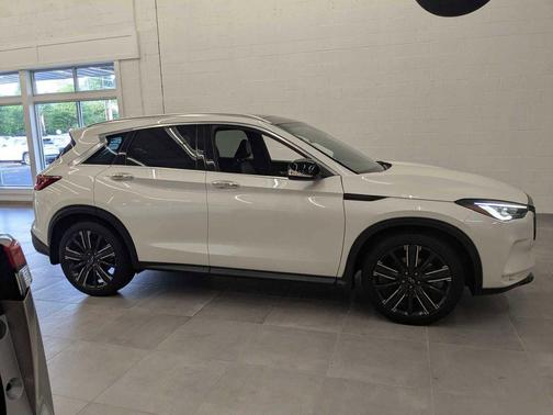 2022 INFINITI QX50 LUXE AWD
