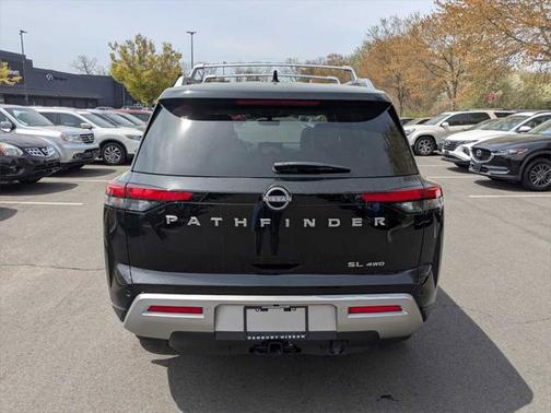 2025 Nissan Pathfinder SL 4WD