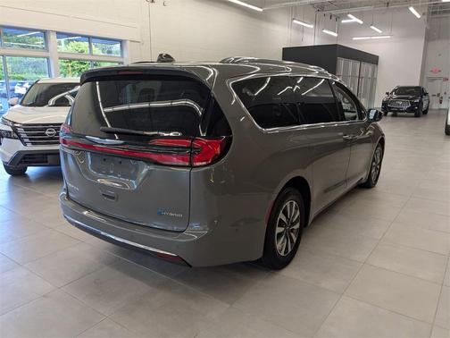 2021 Chrysler Pacifica Hybrid Touring L