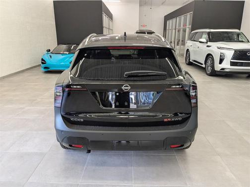 2025 Nissan Kicks SR