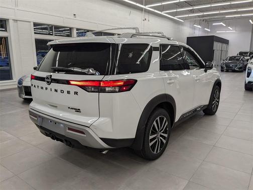 2025 Nissan Pathfinder Platinum 4WD