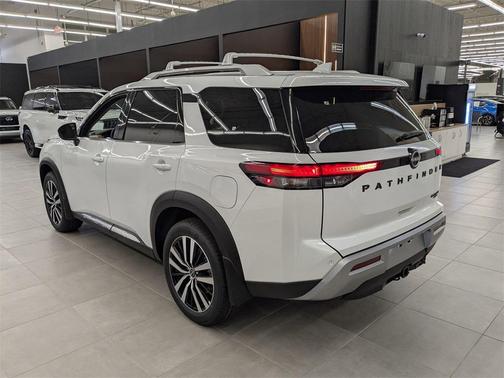 2025 Nissan Pathfinder Platinum 4WD