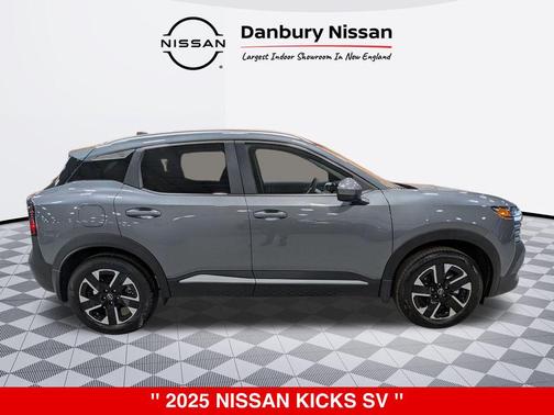 2025 Nissan Kicks SV