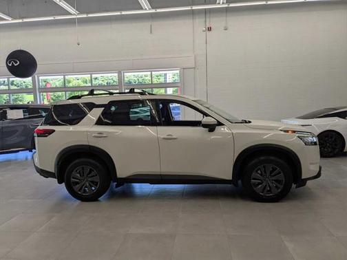 2022 Nissan Pathfinder SV 4WD