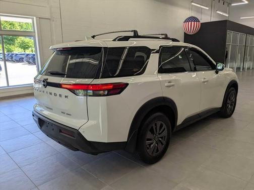 2022 Nissan Pathfinder SV 4WD