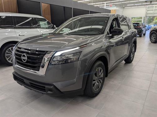 2025 Nissan Pathfinder S 4WD