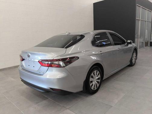 2024 Toyota Camry Hybrid LE
