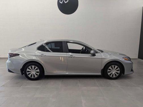 2024 Toyota Camry Hybrid LE