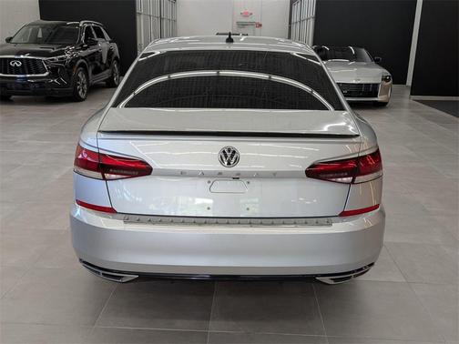 2020 Volkswagen Passat 2.0T R-Line
