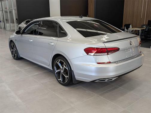 2020 Volkswagen Passat 2.0T R-Line