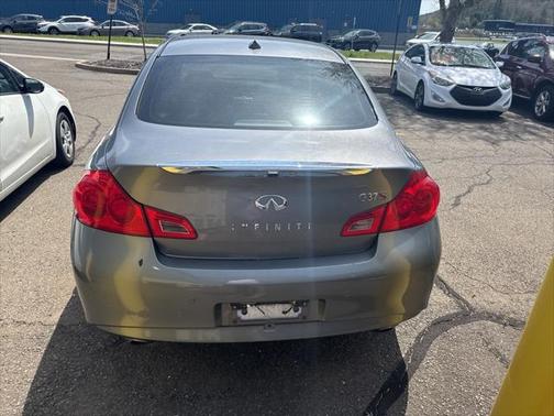 2011 INFINITI G37 Journey