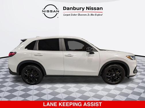 Platinum White Pearl 2023 Honda HR-V AWD Sport