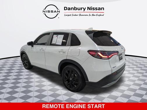 Platinum White Pearl 2023 Honda HR-V AWD Sport