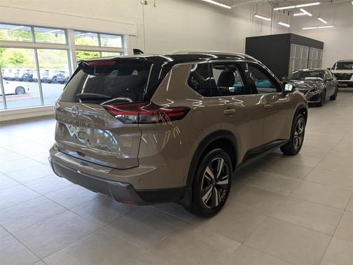 2025 Nissan Rogue SL